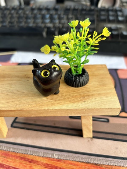 Curious Cat Carving, Guaiac wood/ Rosewood 😻