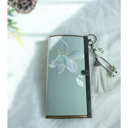 Exquisite Retro Embroidery Clutch Purse 🌸