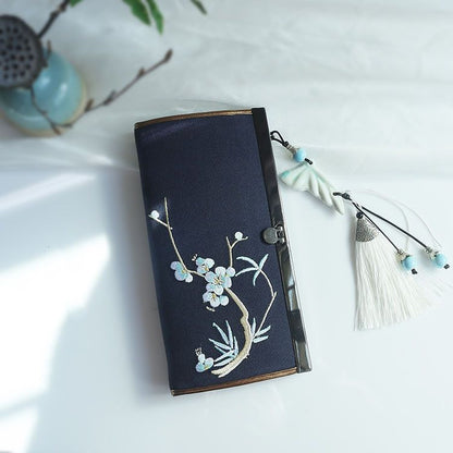 Exquisite Retro Embroidery Clutch Purse 🌸