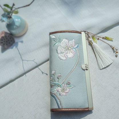 Exquisite Retro Embroidery Clutch Purse 🌸