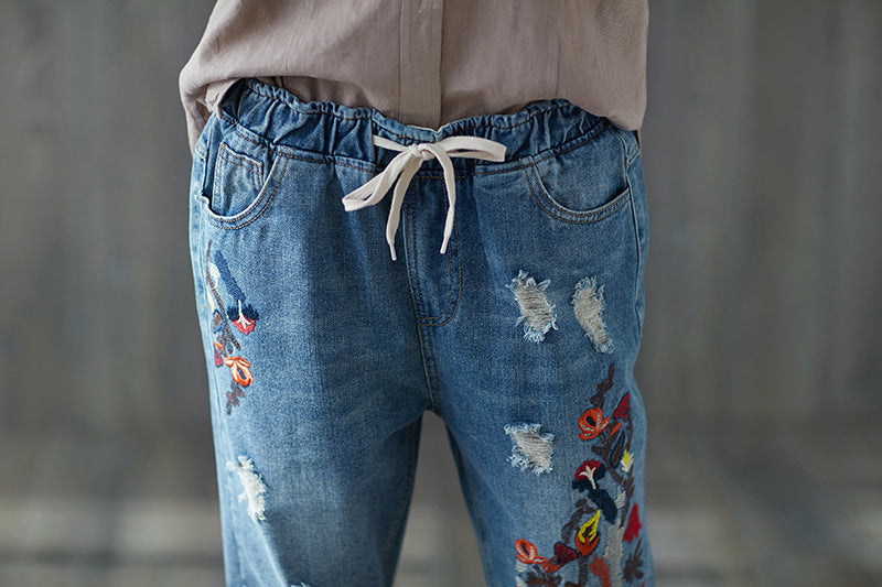 Embroidered Elastic Waist Cropped Jeans